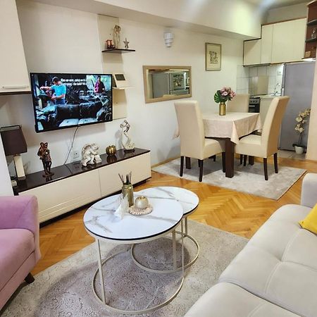 New Apartment 8, Self Check-In, Free Parking Skopje Bagian luar foto