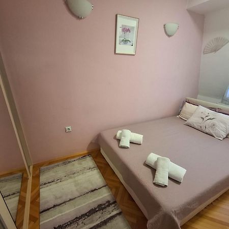 New Apartment 8, Self Check-In, Free Parking Skopje Bagian luar foto
